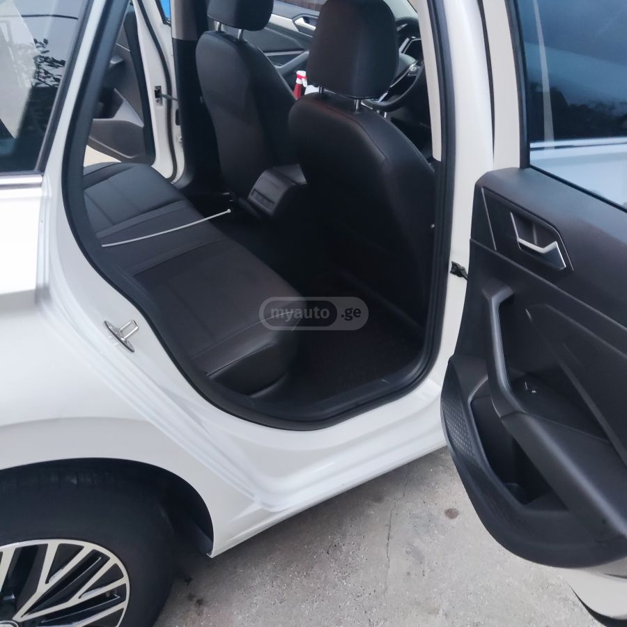 Volkswagen Jetta - фото 8