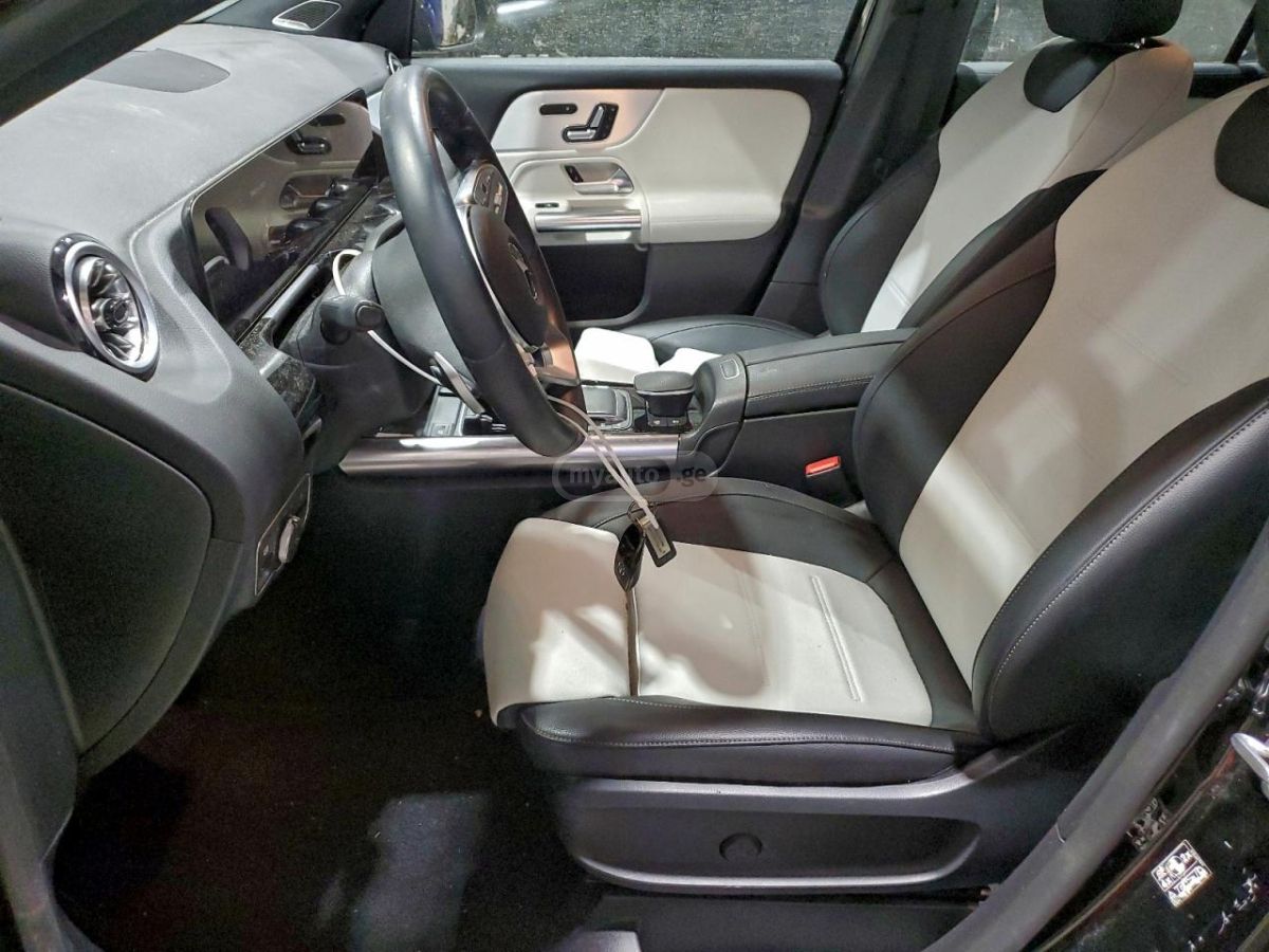 Mercedes-Benz GLA 350 2023 — миниатюра 7