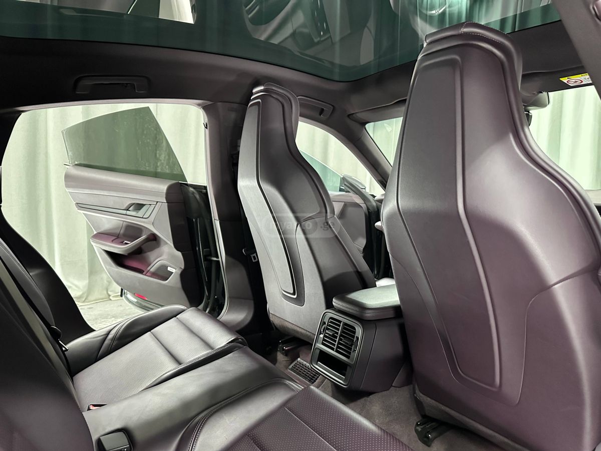 Porsche Taycan 4 S 2023 — миниатюра 11