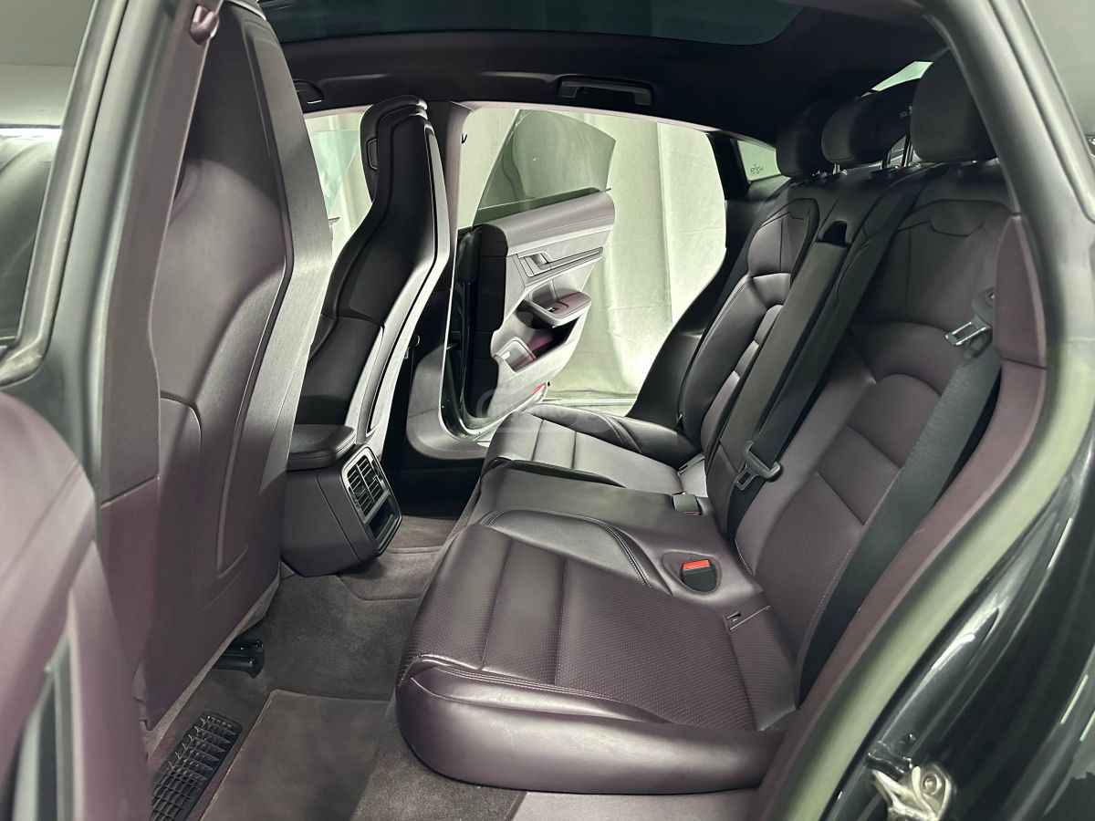 Porsche Taycan 4 S 2023 — миниатюра 9