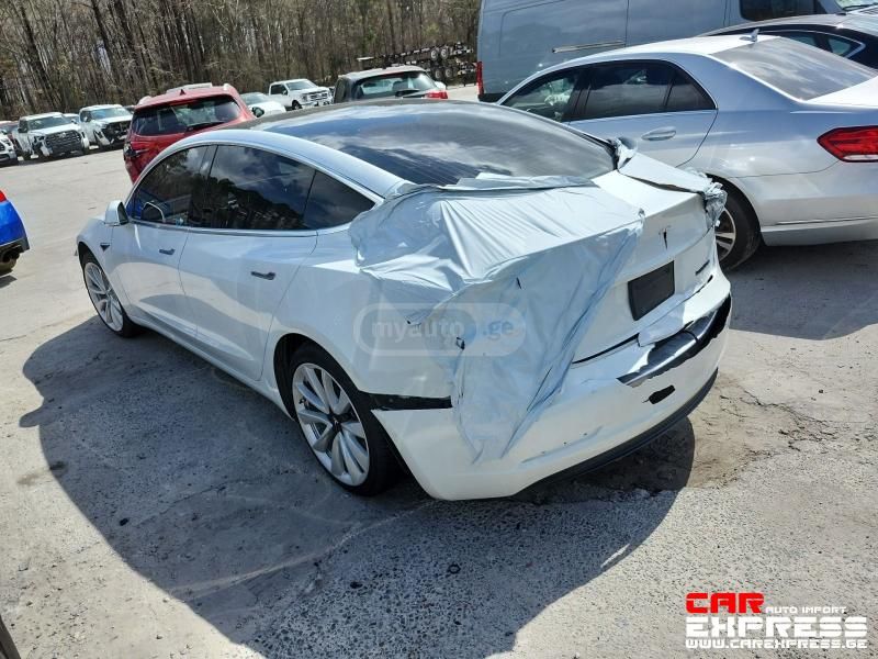 Tesla Model 3 - фото 2