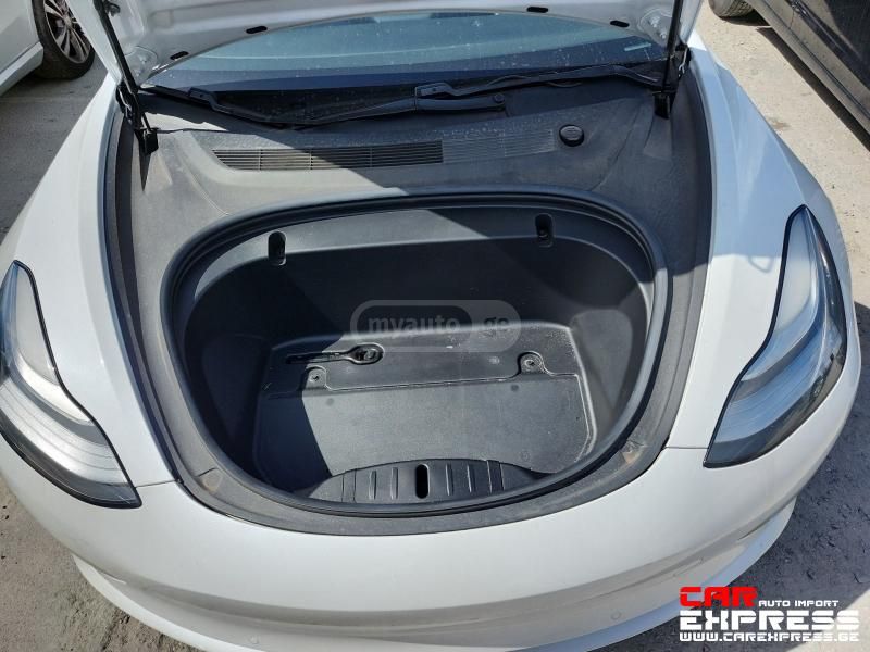 Tesla Model 3 - фото 5