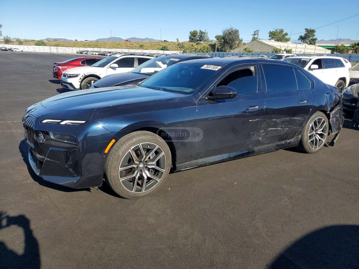 BMW 740 2023 — миниатюра 1