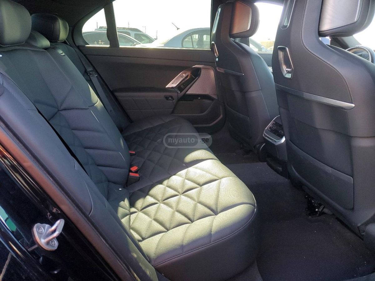 BMW 740 2023 — миниатюра 10