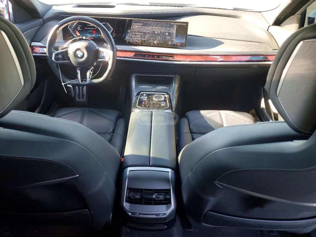 BMW 740 2023 — миниатюра 8