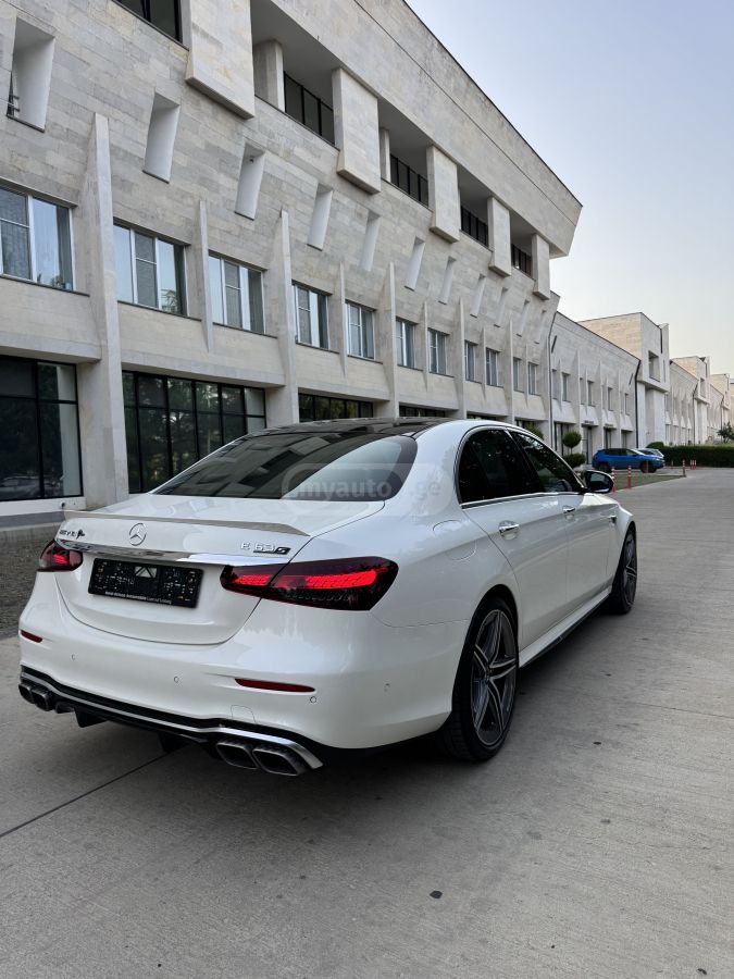 Mercedes-Benz E 63 AMG 2022 — миниатюра 12