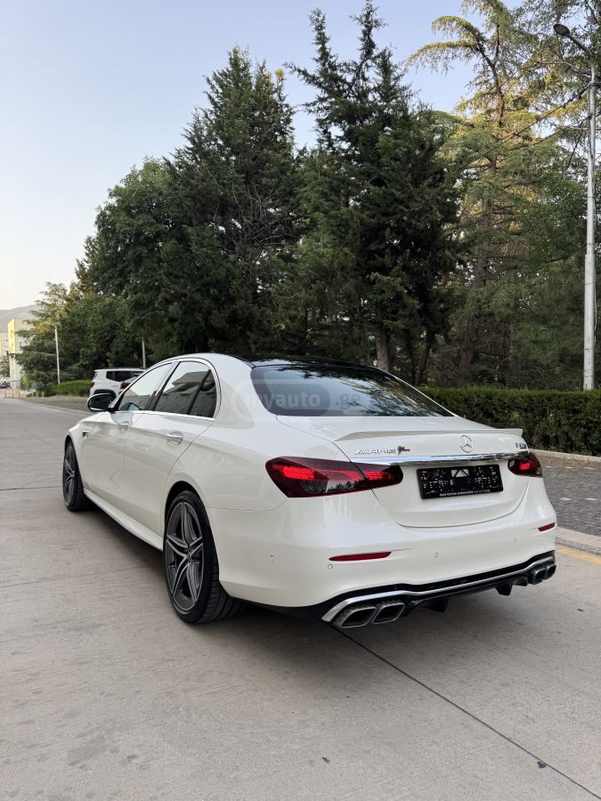 Mercedes-Benz E 63 AMG 2022 — миниатюра 13