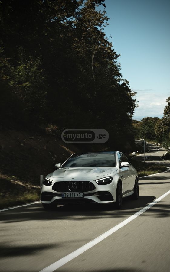 Mercedes-Benz E 63 AMG 2022 — миниатюра 14