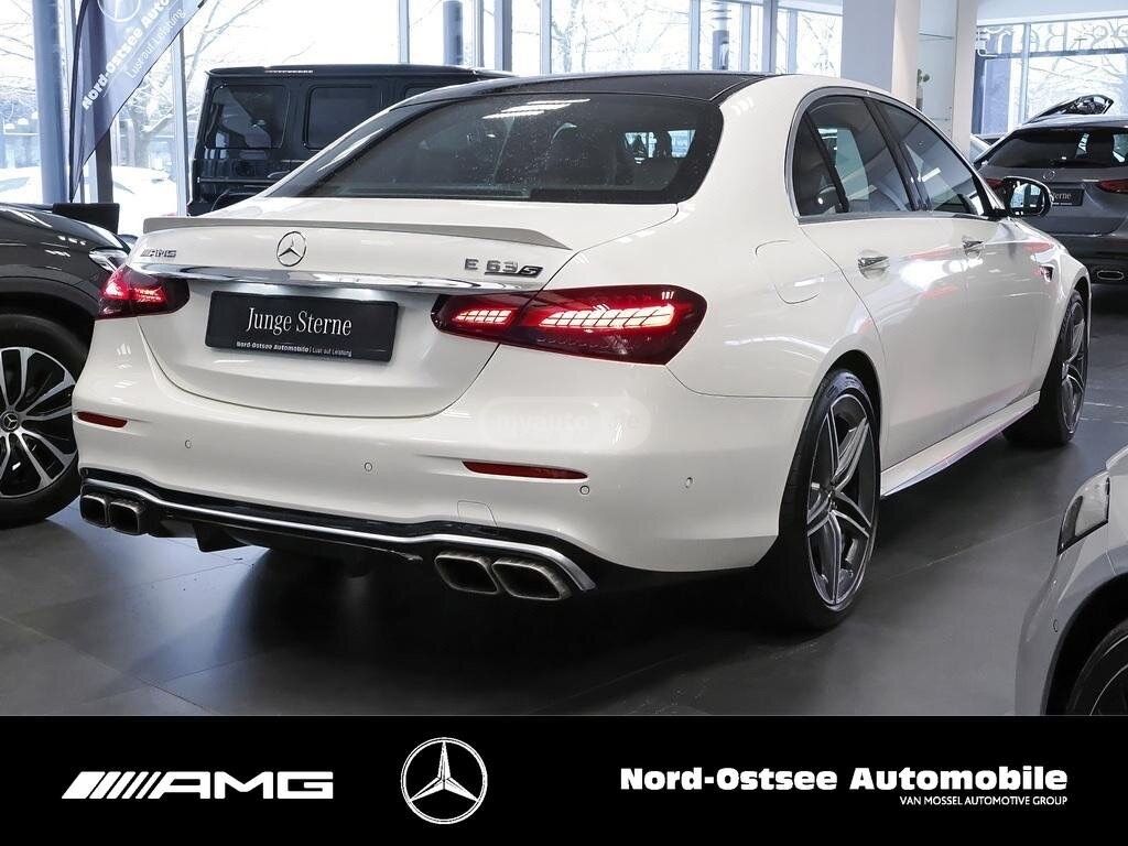 Mercedes-Benz E 63 AMG 2022 — миниатюра 3