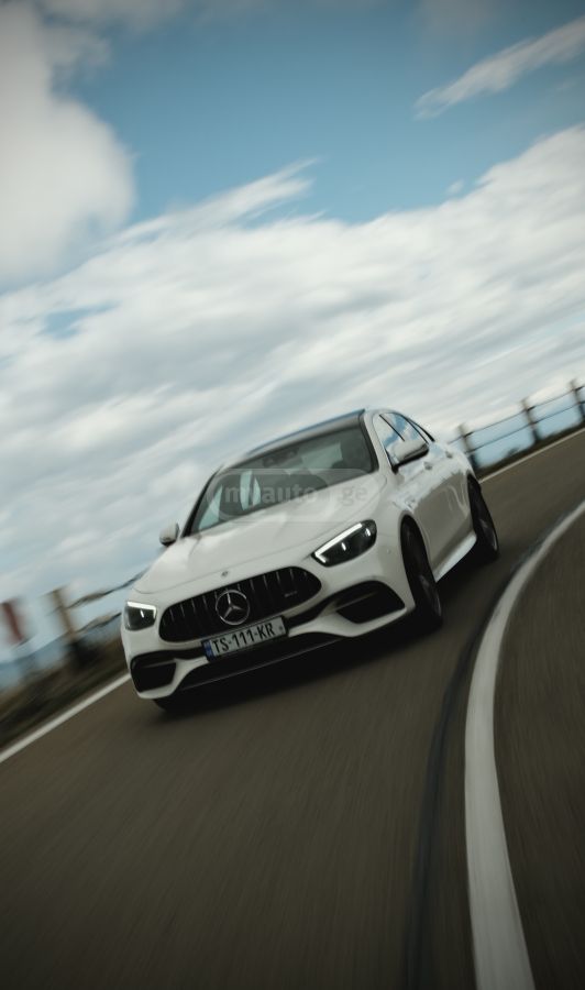 Mercedes-Benz E 63 AMG 2022 — миниатюра 7