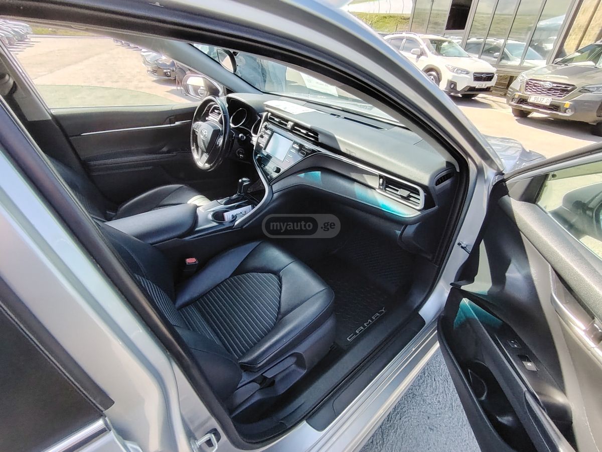 Toyota Camry - фото 8