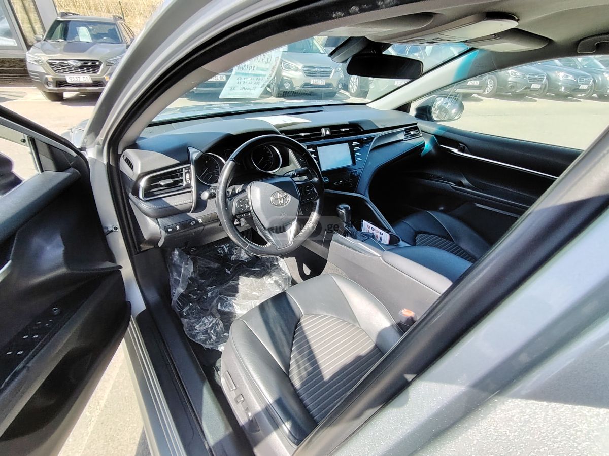 Toyota Camry - фото 9