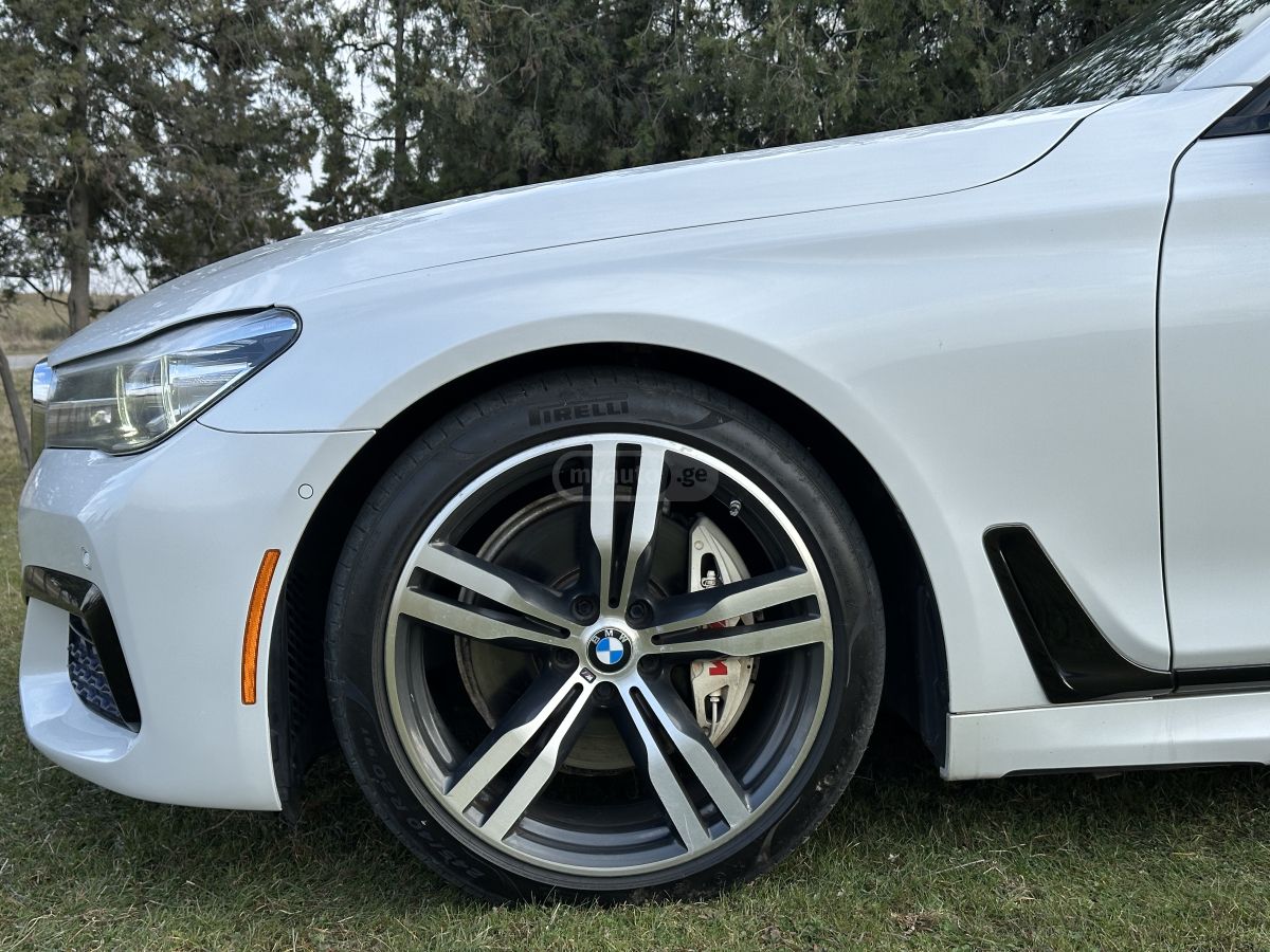 BMW 740 - фото 6