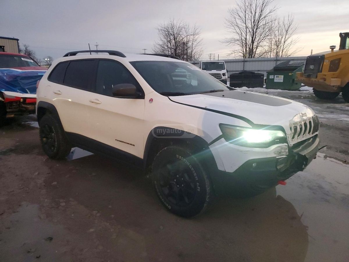 Jeep Cherokee - фото 2