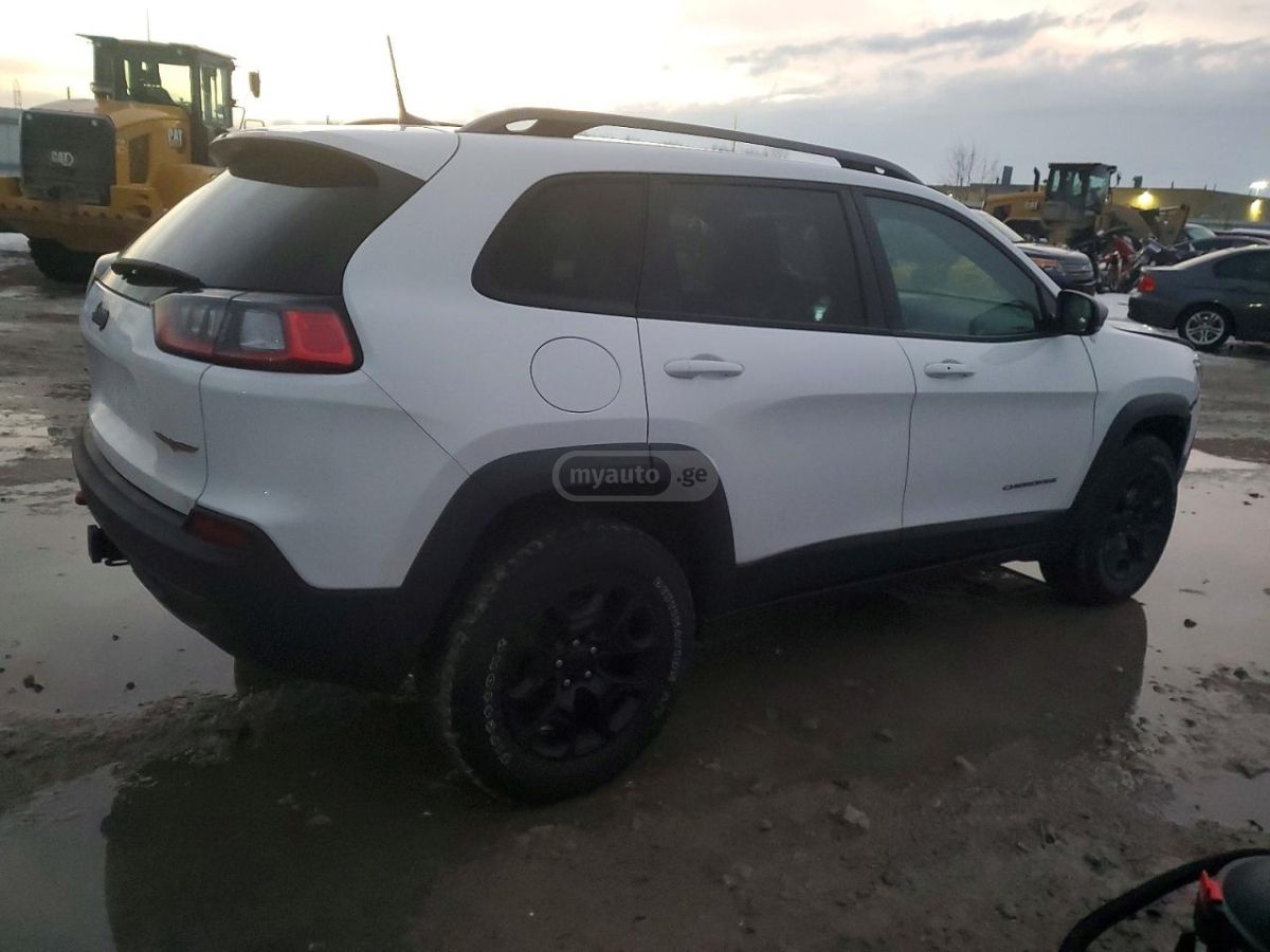 Jeep Cherokee - фото 3