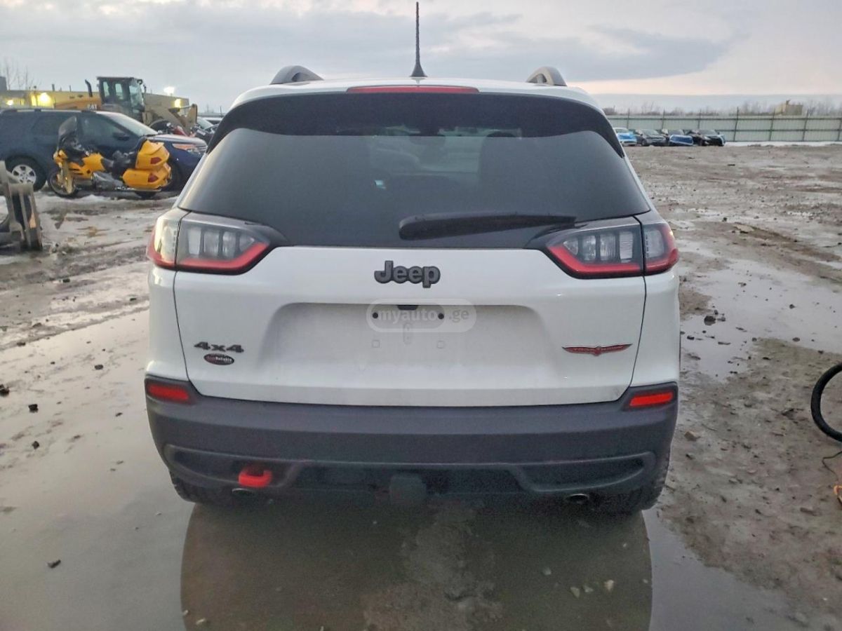 Jeep Cherokee - фото 6