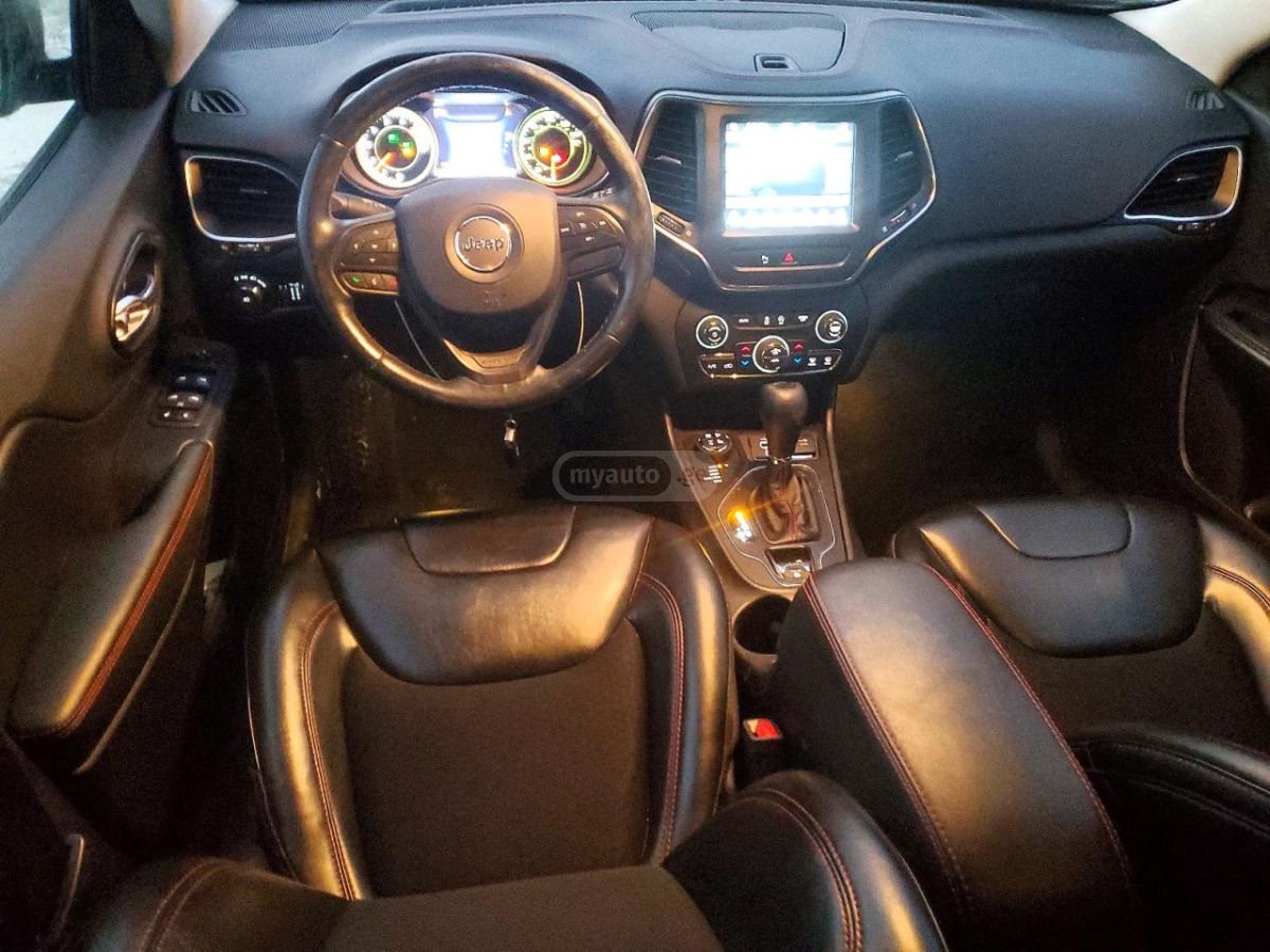 Jeep Cherokee - фото 8