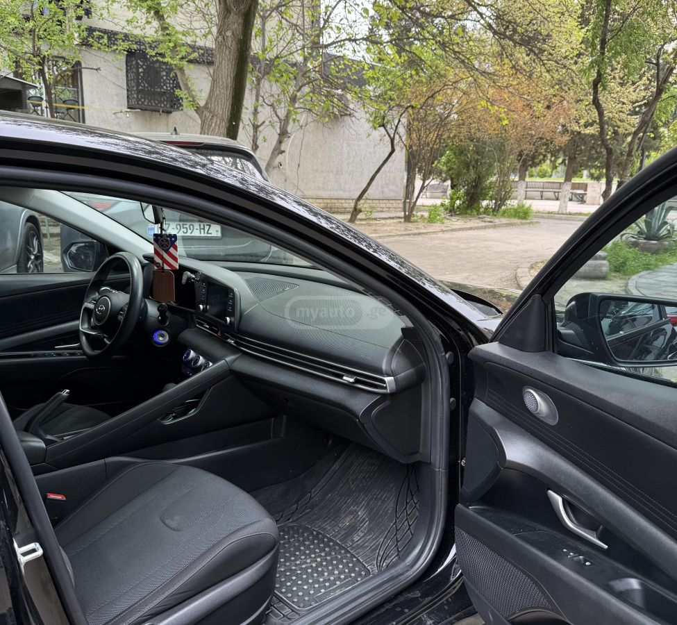 Hyundai Elantra - фото 10