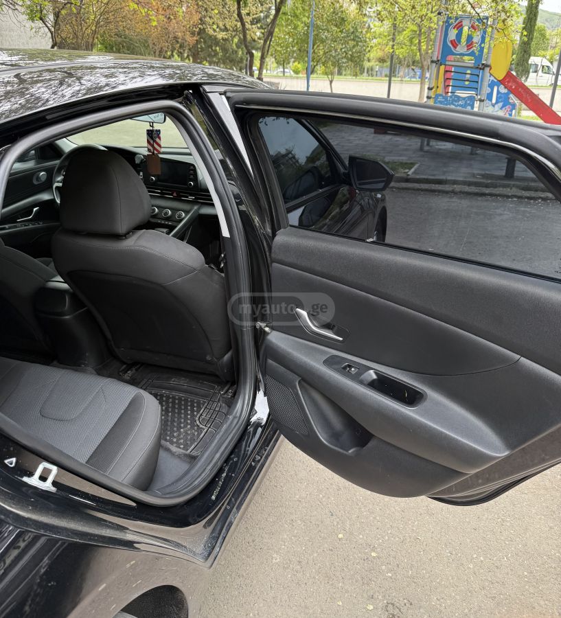 Hyundai Elantra - фото 11