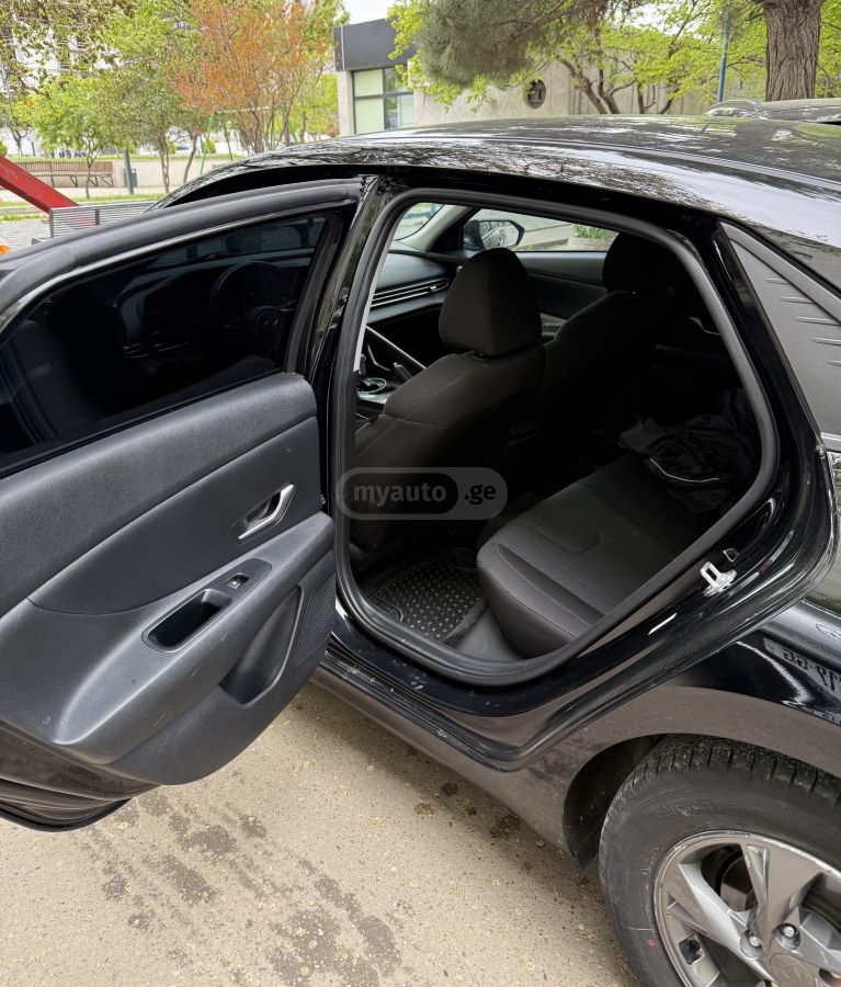 Hyundai Elantra - фото 12