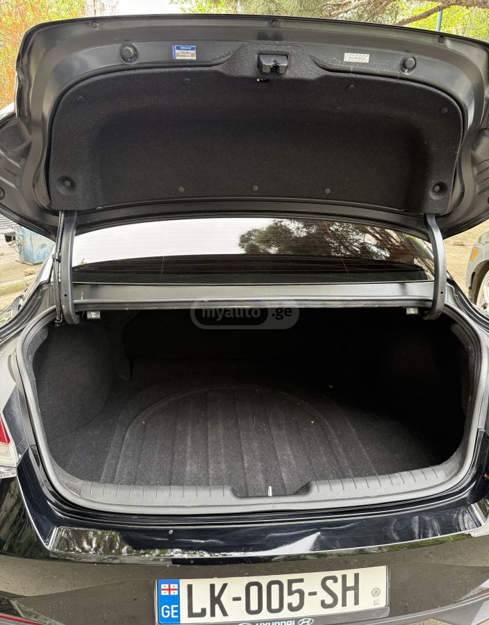 Hyundai Elantra - фото 13