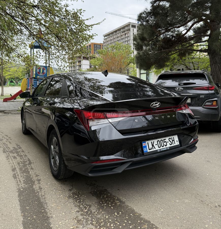 Hyundai Elantra - фото 5