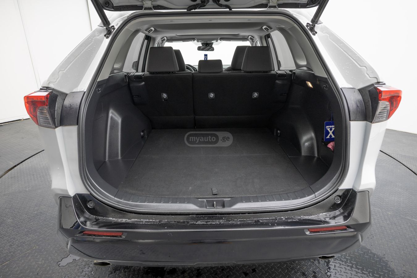 Toyota RAV 4 - фото 7