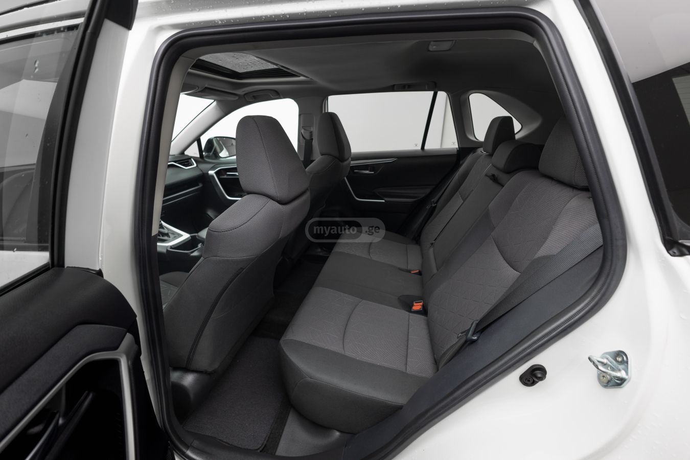 Toyota RAV 4 - фото 8