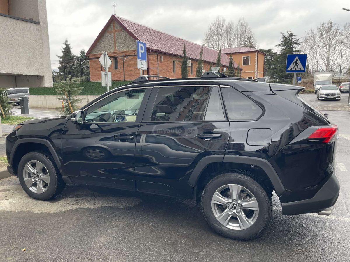 Toyota RAV 4 - фото 3