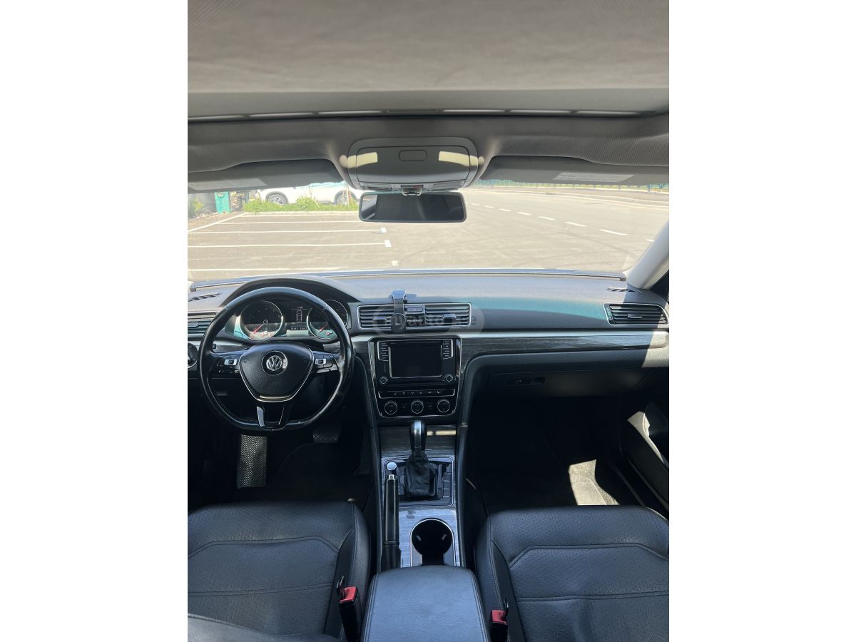 Volkswagen Passat - фото 6