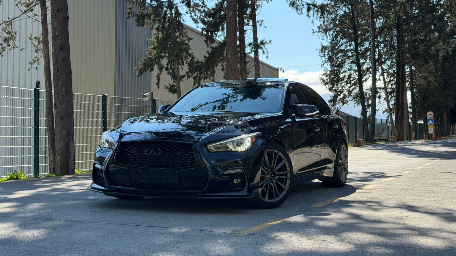 Infiniti Q 50 - фото 1