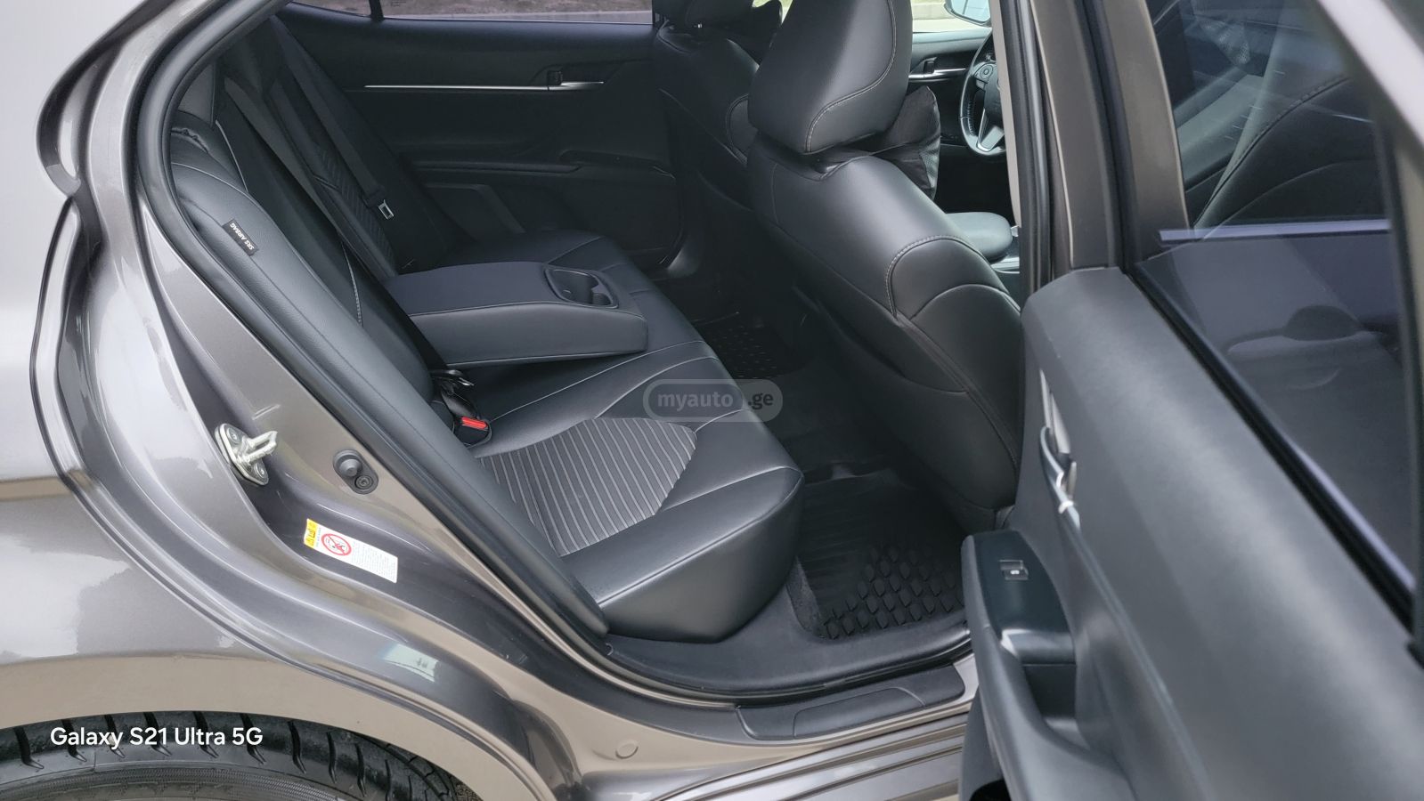 Toyota Camry - фото 12