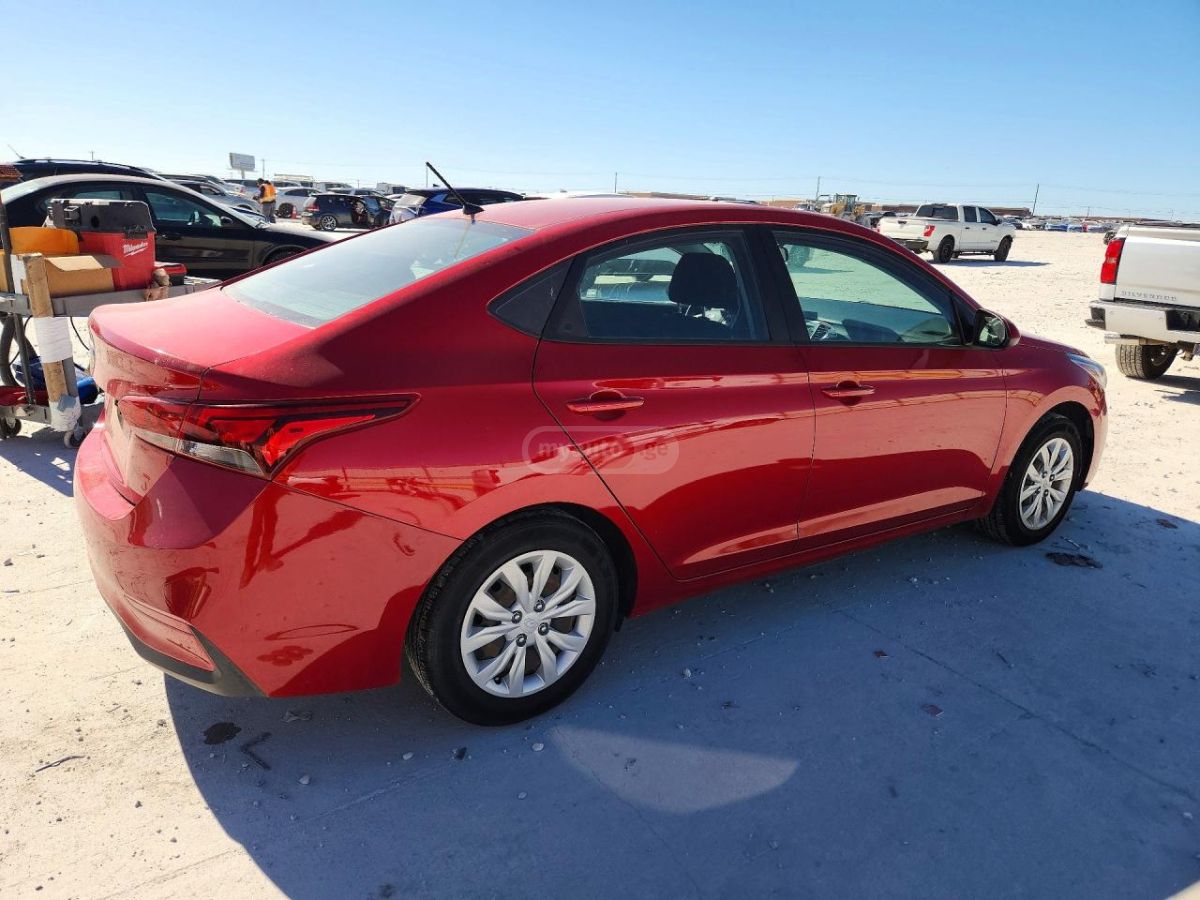 Hyundai Accent - фото 3