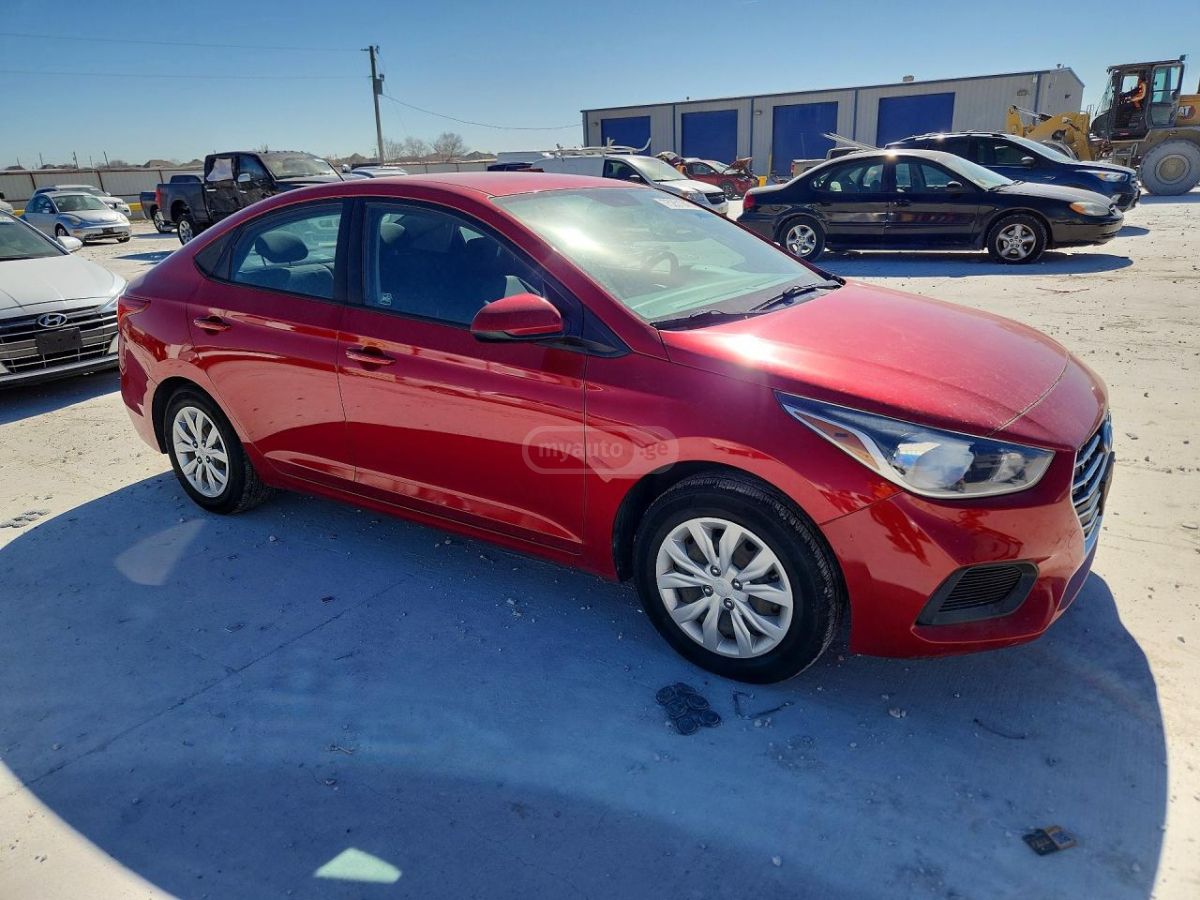 Hyundai Accent - фото 4