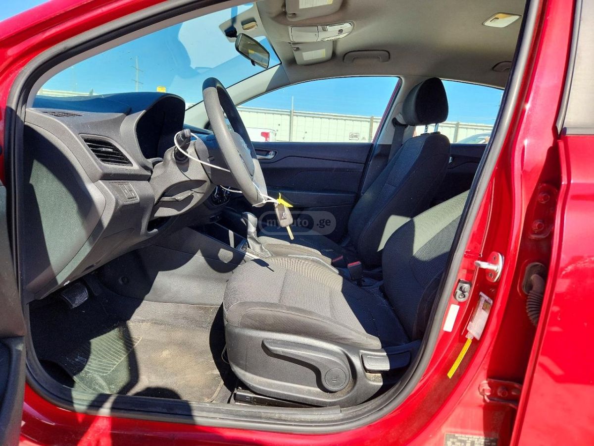 Hyundai Accent - фото 7