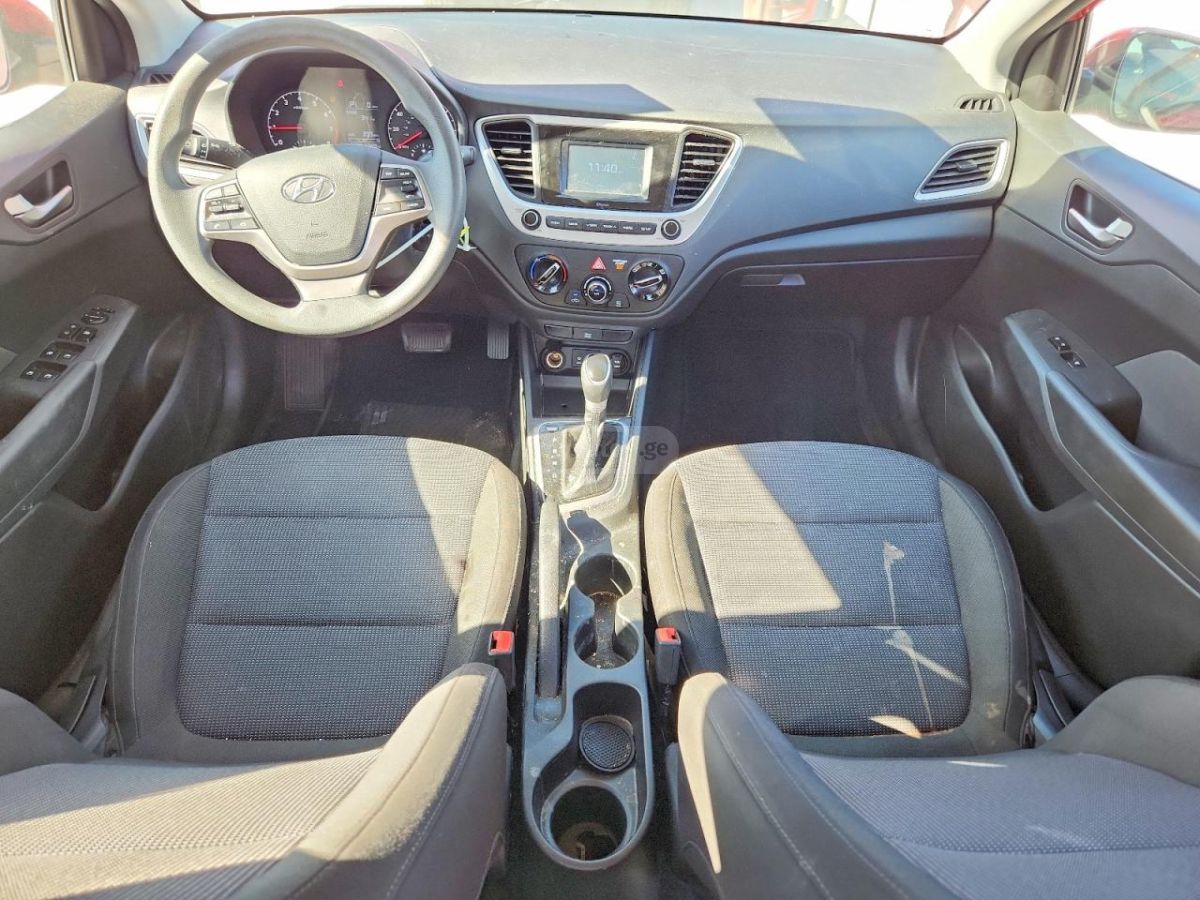 Hyundai Accent - фото 8