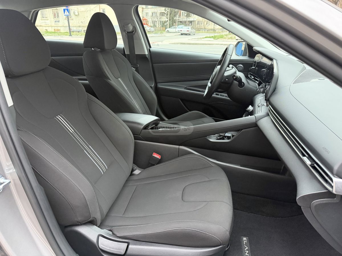 Hyundai SEL 4dr Sedan — миниатюра 10