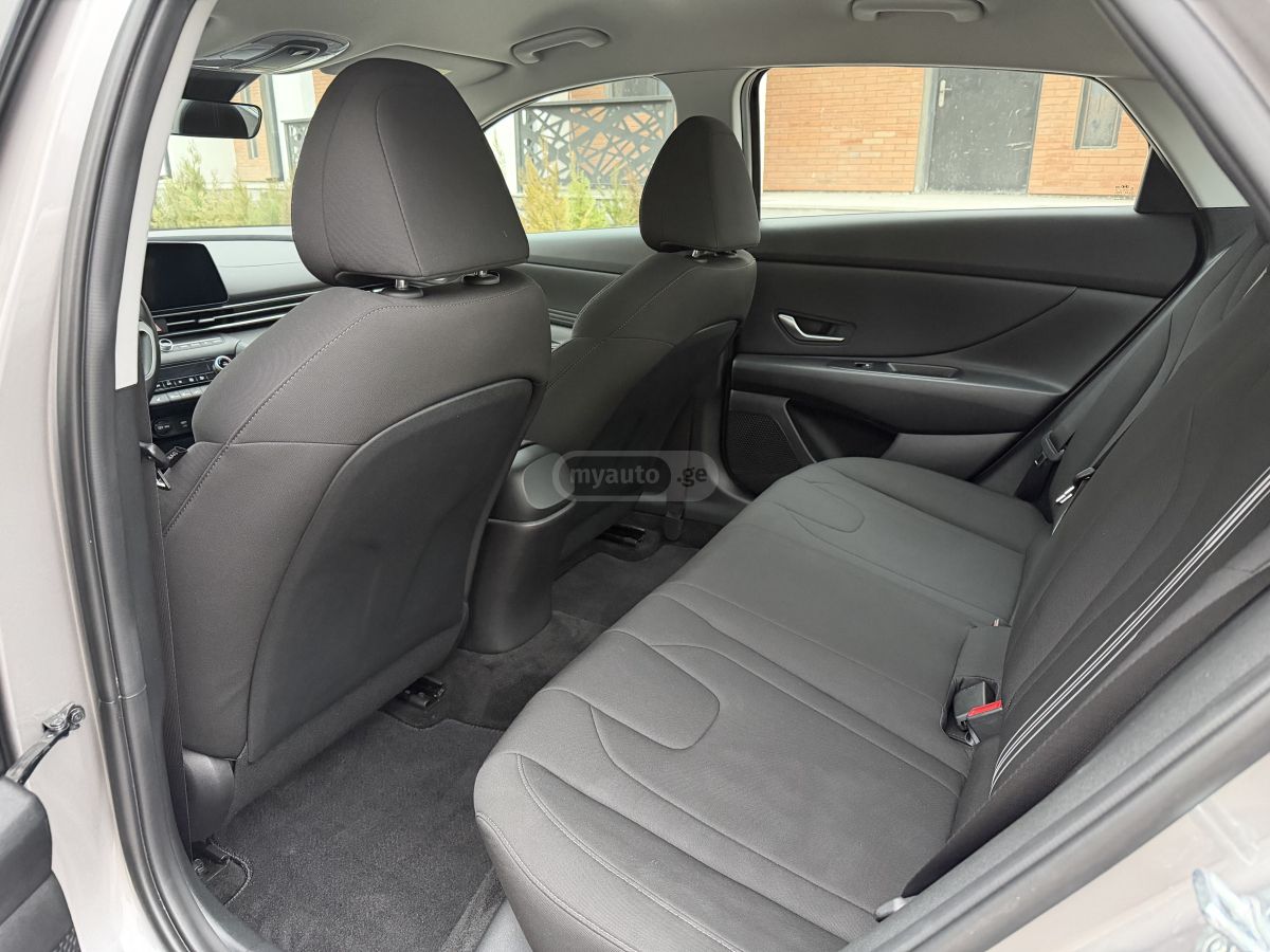 Hyundai SEL 4dr Sedan — миниатюра 12