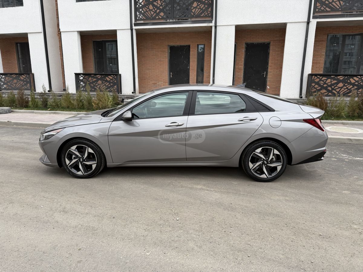Hyundai SEL 4dr Sedan — миниатюра 4