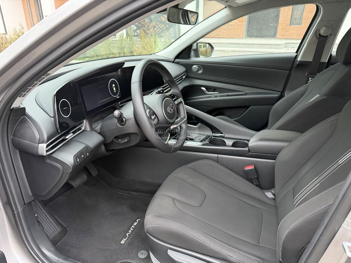 Hyundai SEL 4dr Sedan — миниатюра 9