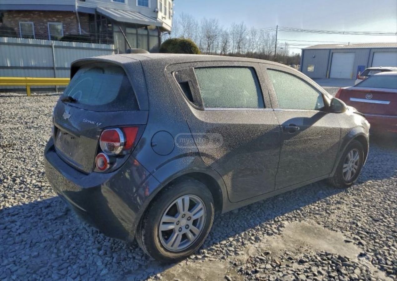 Chevrolet Sonic - фото 3