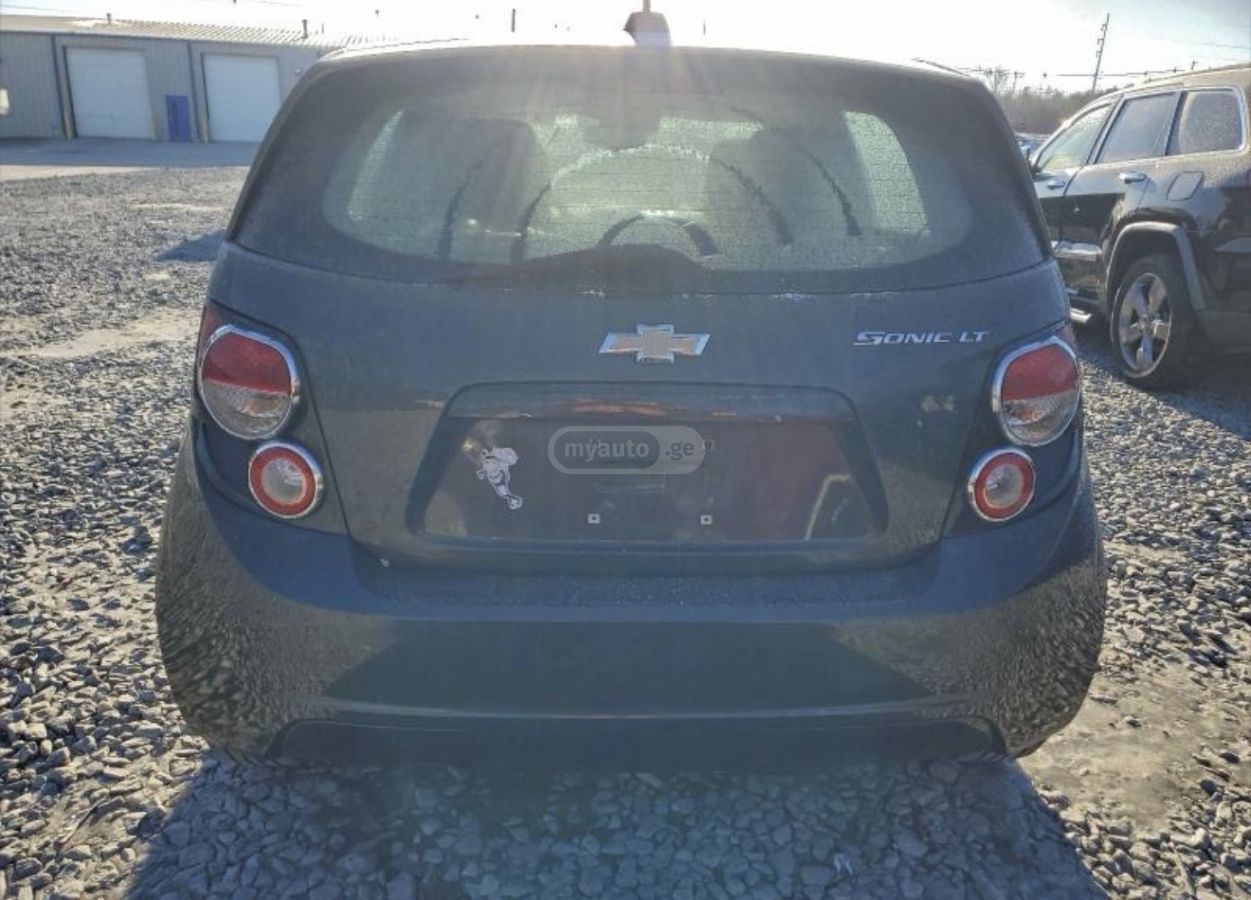 Chevrolet Sonic - фото 4