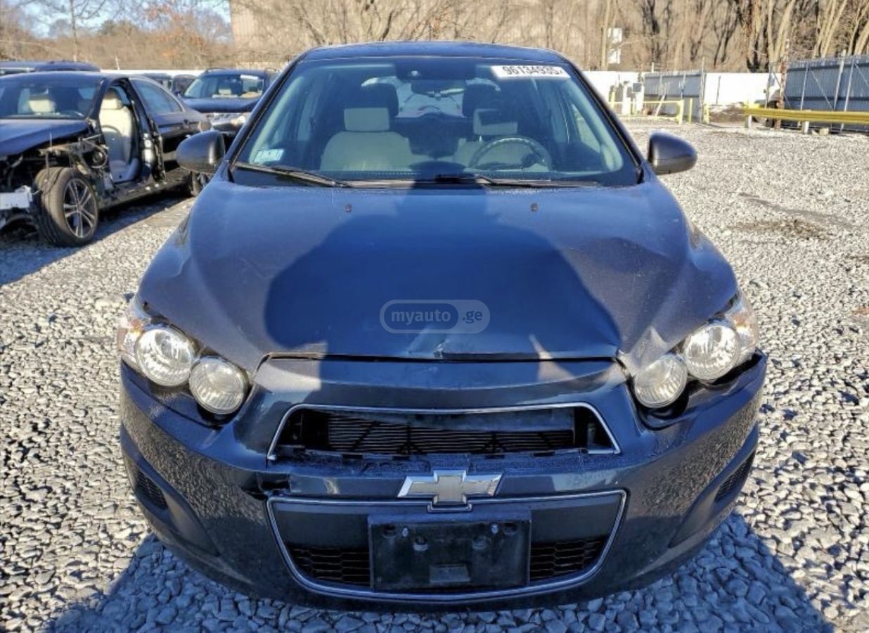 Chevrolet Sonic - фото 5