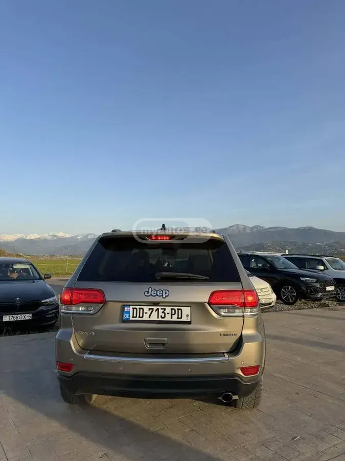 نمای دیگر Jeep Limited 4dr 4x4 Automatic 2016