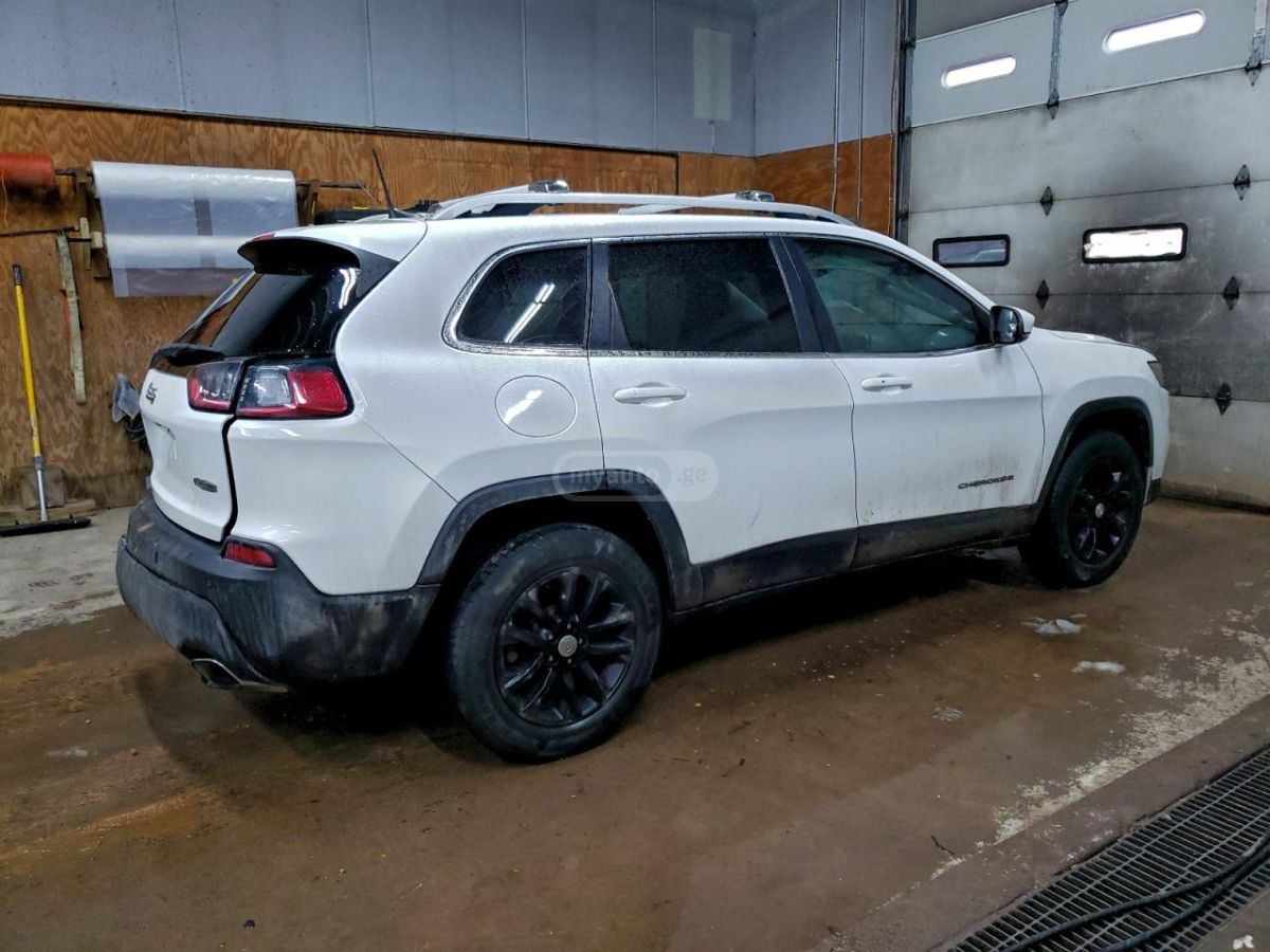 Jeep Cherokee - фото 3
