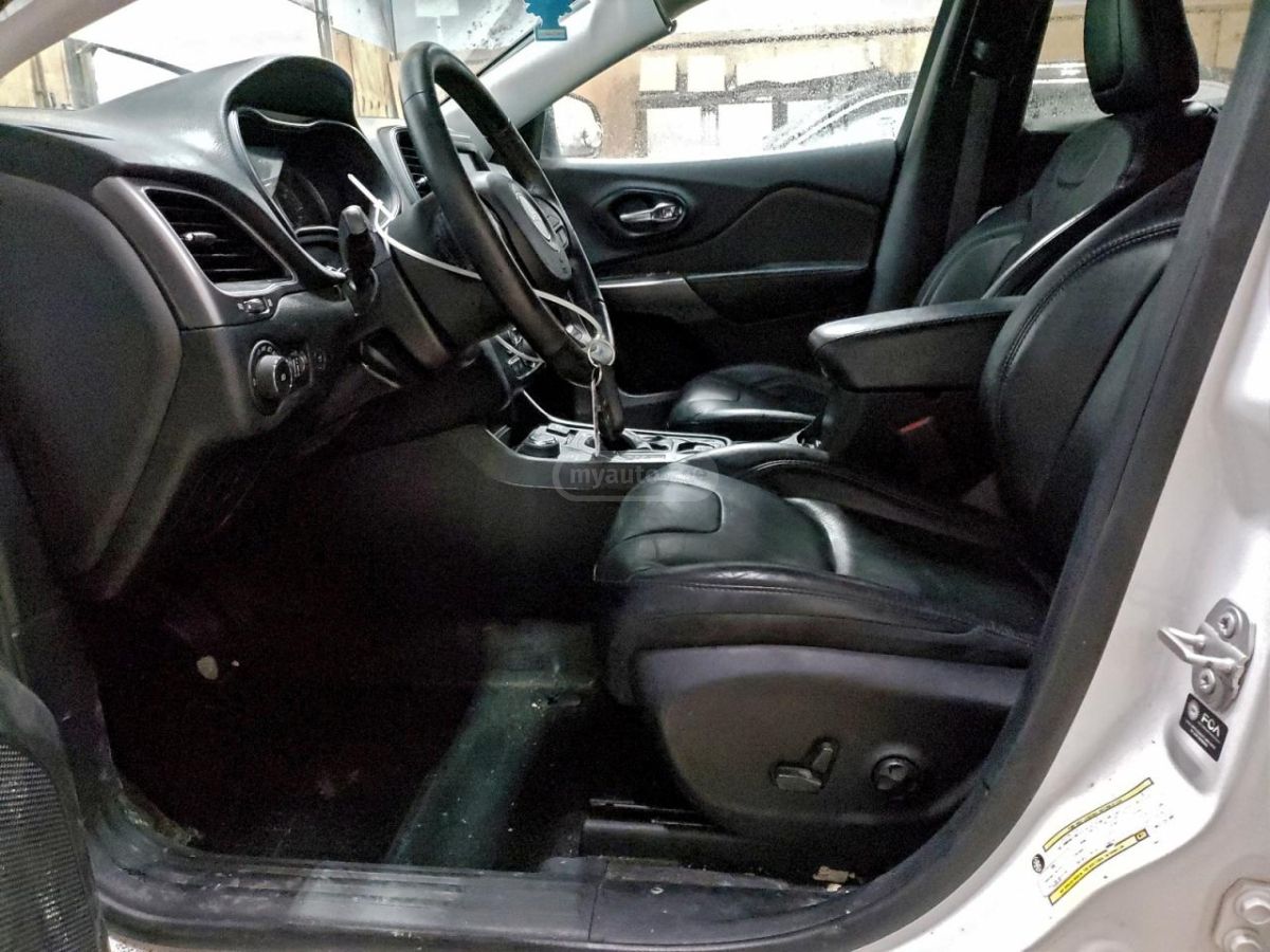 Jeep Cherokee - фото 7