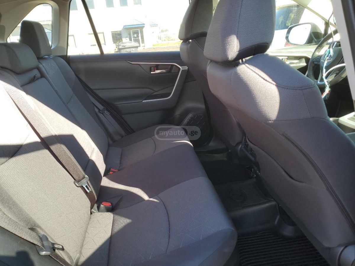 Toyota RAV 4 - фото 10