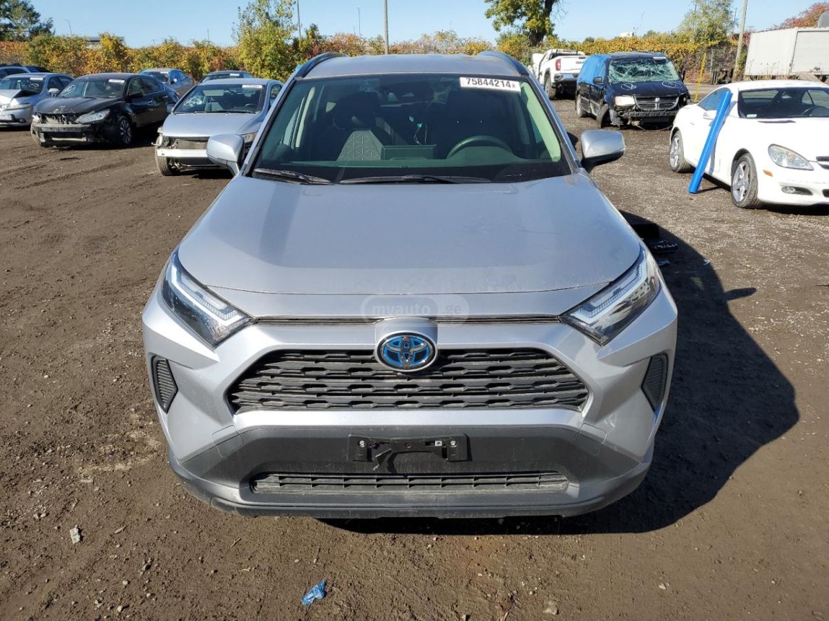 Toyota RAV 4 - фото 5