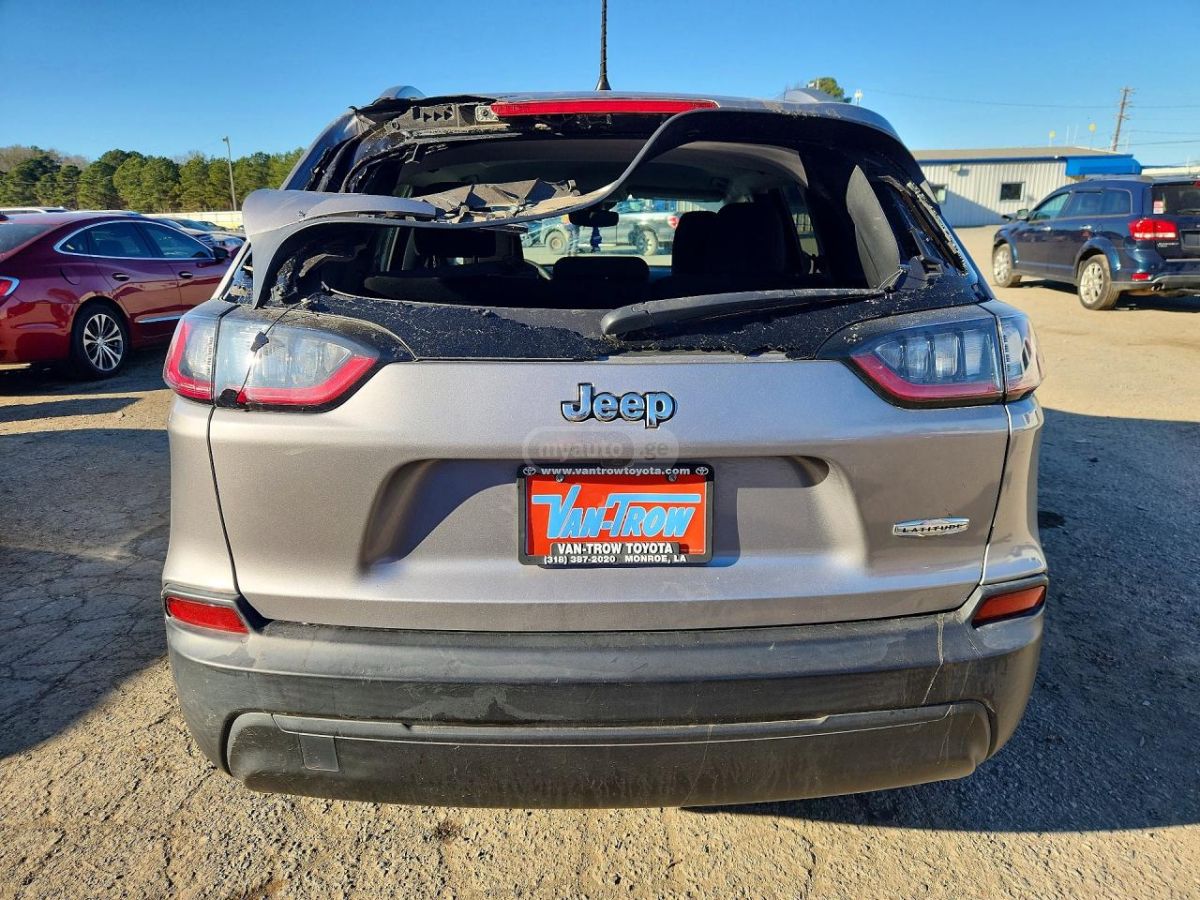 Jeep Cherokee - фото 6