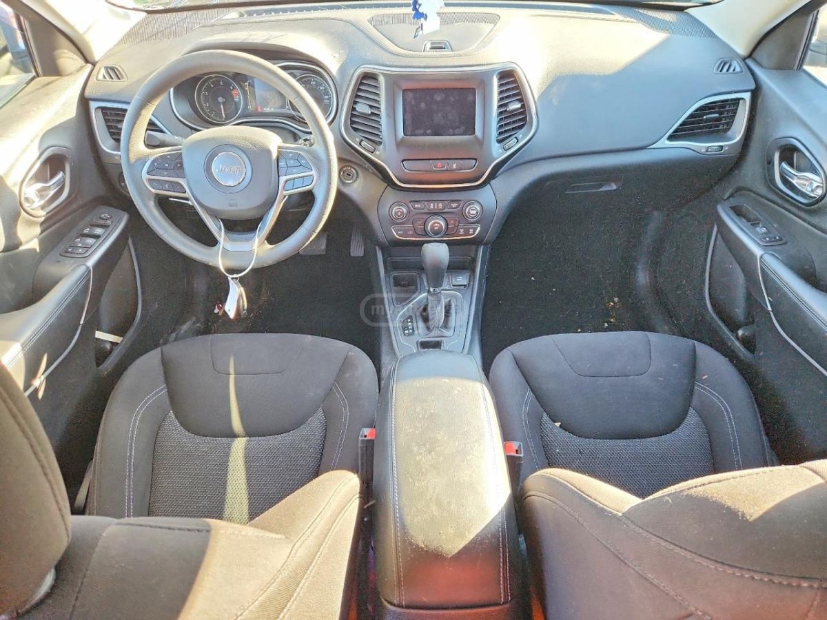 Jeep Cherokee - фото 8